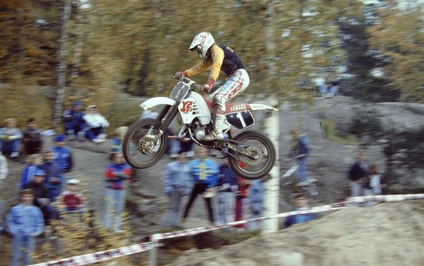 Mika Kouki vauhdissa joukkue SM-cross Ruskeasanta